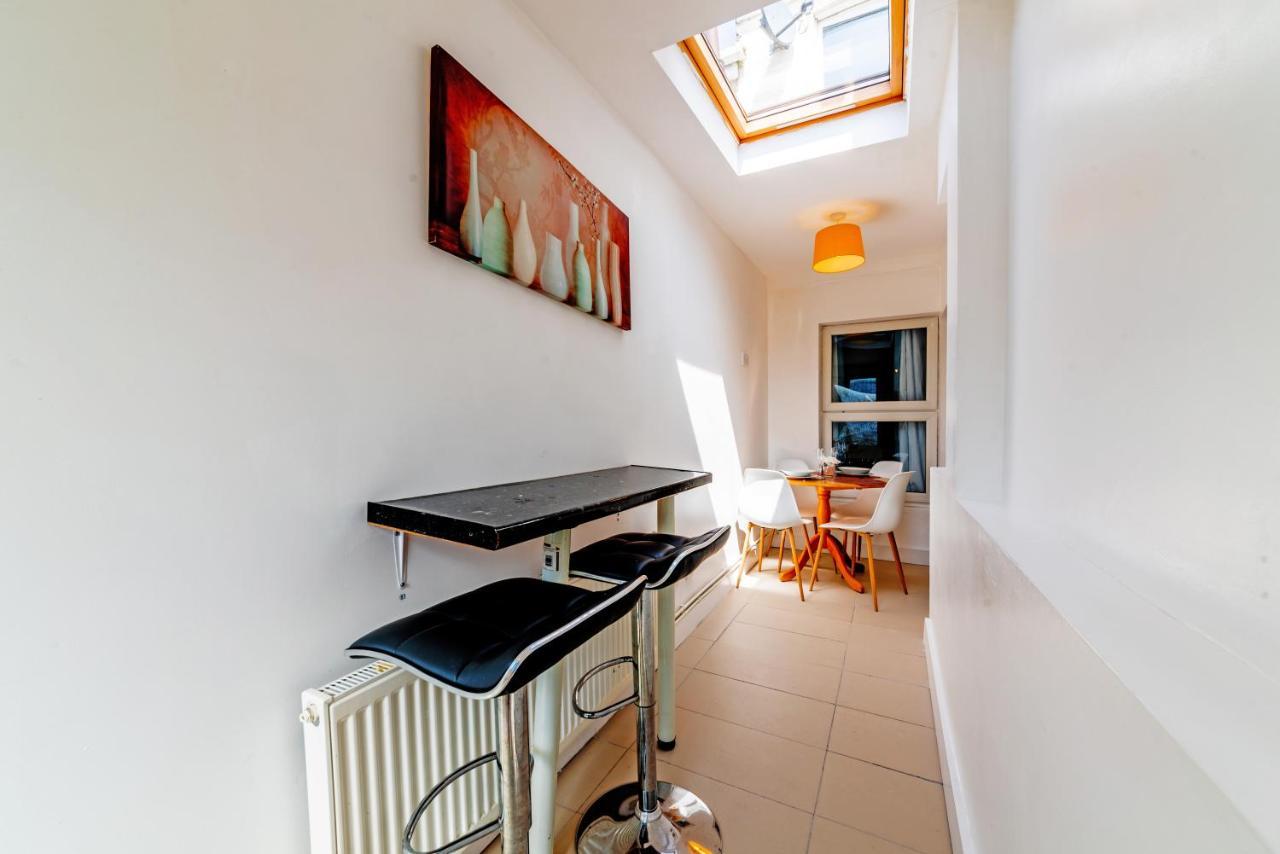 Apartament Stylish 3-Bed Terraced House With Wi-Fi Chatham  Zewnętrze zdjęcie