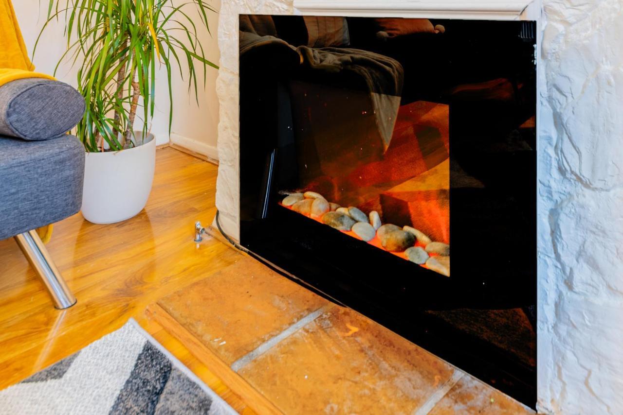 Apartament Stylish 3-Bed Terraced House With Wi-Fi Chatham  Zewnętrze zdjęcie