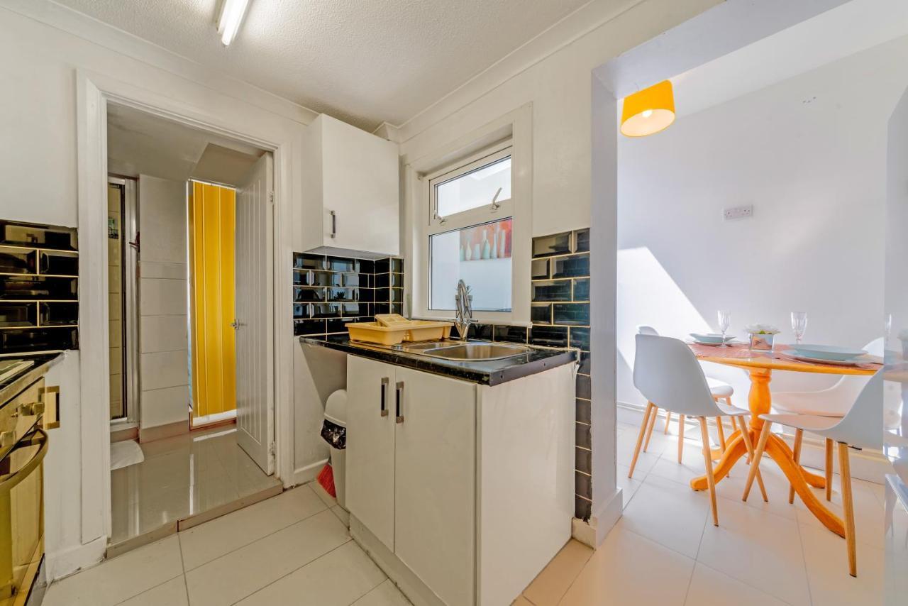 Apartament Stylish 3-Bed Terraced House With Wi-Fi Chatham  Zewnętrze zdjęcie